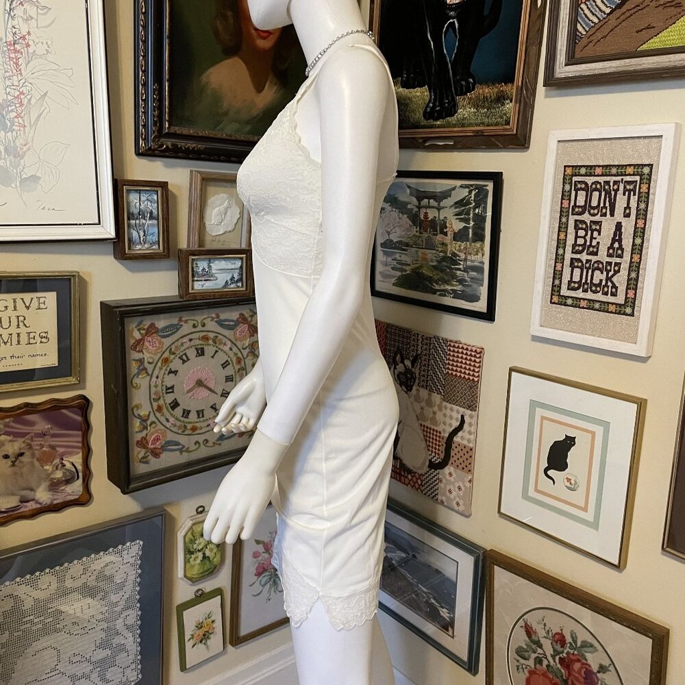 70s Vintage Movie Star White Nylon Tricot Full Slip Dress with Lace Size 32 - Picture 3 of 6